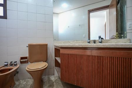 Apartamento à venda com 150m², 3 quartos e 3 vagasBanheiro Suíte 2