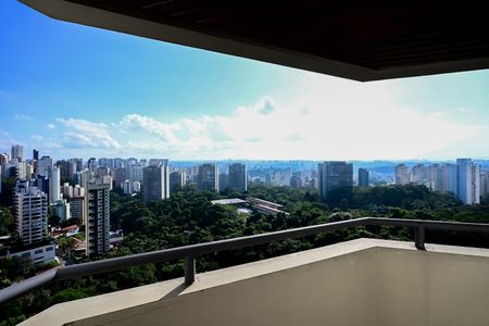 Apartamento à venda com 150m², 3 quartos e 3 vagasVaranda da Suíte 1