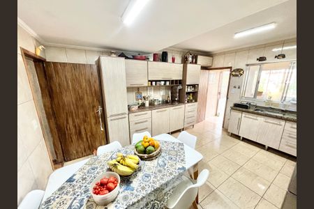 Casa à venda com 120m², 5 quartos e 4 vagasCozinha