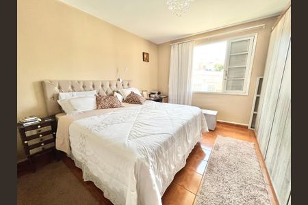 Casa à venda com 120m², 5 quartos e 4 vagasQuarto 2