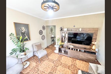 Casa à venda com 120m², 5 quartos e 4 vagasSala