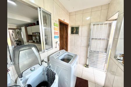 Casa à venda com 120m², 5 quartos e 4 vagasÁrea de Serviço