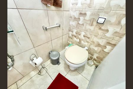 Casa à venda com 120m², 5 quartos e 4 vagasBanheiro de serviço