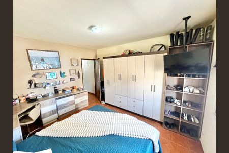 Casa à venda com 120m², 5 quartos e 4 vagasQuarto 1
