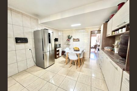 Casa à venda com 120m², 5 quartos e 4 vagasCozinha