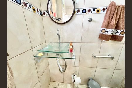 Casa à venda com 120m², 5 quartos e 4 vagasBanheiro de serviço