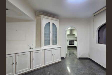 Apartamento à venda com 266m², 4 quartos e 4 vagasCopa