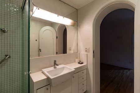 Apartamento à venda com 266m², 4 quartos e 4 vagasBanheiro da Suíte 3