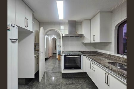 Apartamento à venda com 266m², 4 quartos e 4 vagasCozinha