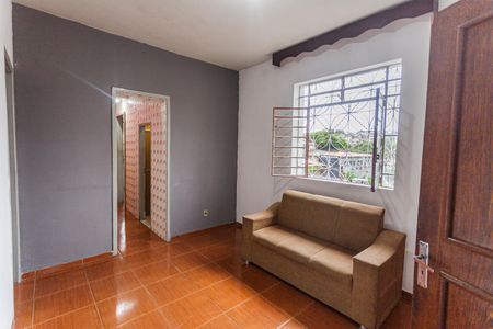 Sala 2 de casa à venda com 5 quartos, 300m² em Pompéia, Belo Horizonte