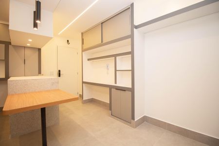Sala de kitnet/studio para alugar com 1 quarto, 38m² em Sqn 312, Brasília