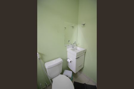 Casa à venda com 642m², 2 quartos e 10 vagasBANHEIRO