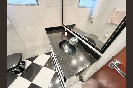 Casa para alugar com 98m², 2 quartos e 2 vagasBanheiro