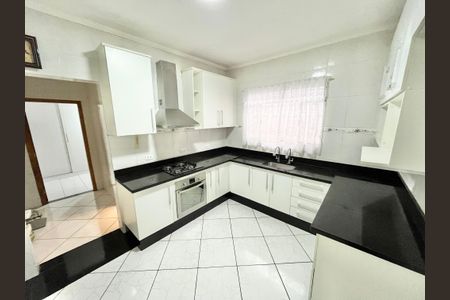 Casa para alugar com 98m², 2 quartos e 2 vagasCozinha