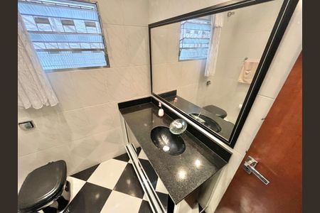 Casa para alugar com 98m², 2 quartos e 2 vagasBanheiro