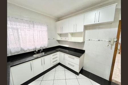 Casa para alugar com 98m², 2 quartos e 2 vagasCozinha