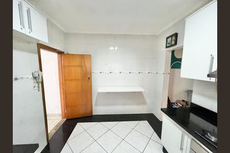 Casa para alugar com 98m², 2 quartos e 2 vagasCozinha