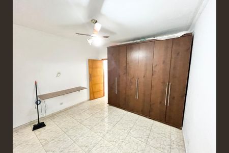 Casa para alugar com 98m², 2 quartos e 2 vagasQuarto 1