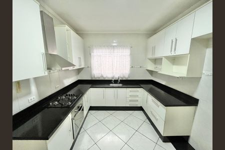 Casa para alugar com 98m², 2 quartos e 2 vagasCozinha