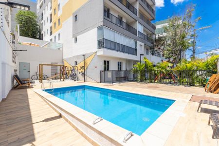 Apartamento à venda com 34m², 2 quartos e sem vaga Apartamento à venda com 34m², 2 quartos e sem vagaPiscina