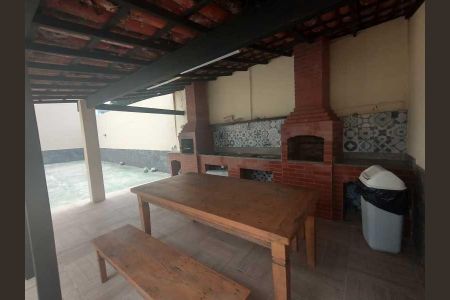 Casa de condomínio à venda com 112m², 3 quartos e 1 vaga