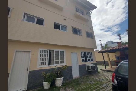 Casa de condomínio à venda com 112m², 3 quartos e 1 vaga