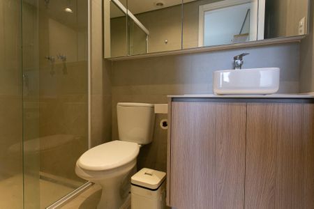 Apartamento para alugar com 67m², 2 quartos e 1 vaga Apartamento para alugar com 67m², 2 quartos e 1 vagaBanheiro da Suíte