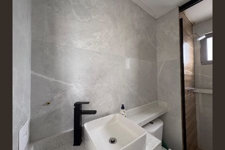 Apartamento à venda com 44m², 2 quartos e sem vaga Apartamento à venda com 44m², 2 quartos e sem vagaBanheiro Social