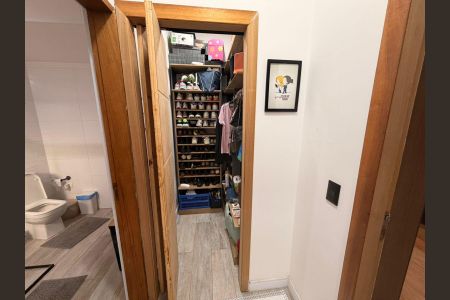 Casa à venda com 263m², 4 quartos e 3 vagasCloset