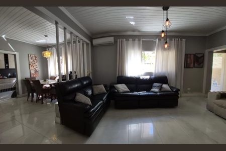 Sala de casa à venda com 4 quartos, 263m² em Bela Aliança, São Paulo