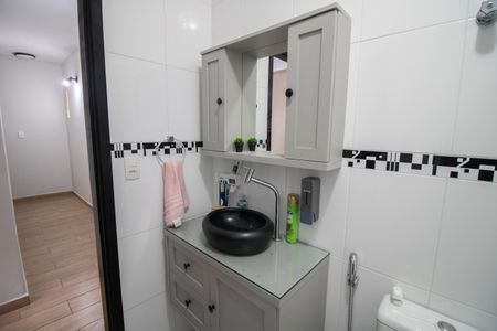 Casa à venda com 130m², 3 quartos e 1 vaga Casa à venda com 130m², 3 quartos e 1 vagaBANHEIRO