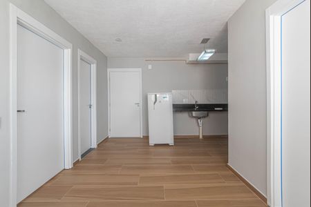Sala - Cozinha Integrada de apartamento para alugar com 2 quartos, 32m² em Jardim Caravelas, São Paulo