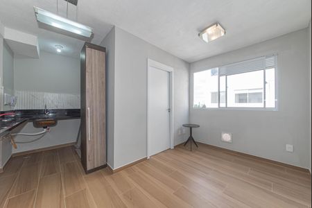 Sala - Cozinha Integrada de apartamento para alugar com 2 quartos, 32m² em Jardim Caravelas, São Paulo