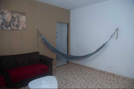 Sala de casa para alugar com 2 quartos, 150m² em Vila Virginia, Itaquaquecetuba