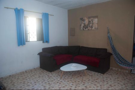 Sala de casa para alugar com 2 quartos, 150m² em Vila Virginia, Itaquaquecetuba