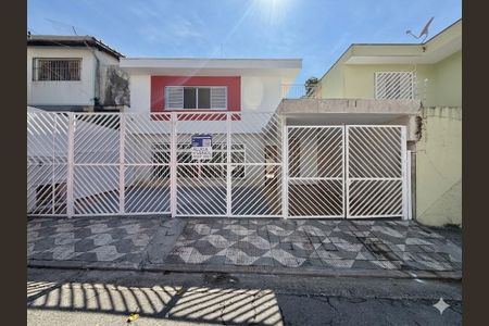 Casa à venda com 218m², 3 quartos e 3 vagasFachada 