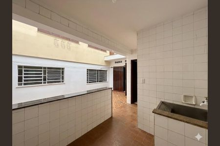 Casa à venda com 218m², 3 quartos e 3 vagasÁrea de Serviço