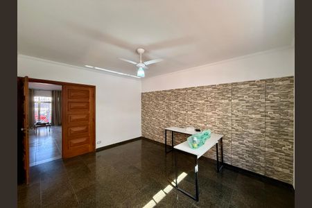 Casa à venda com 218m², 3 quartos e 3 vagasSala