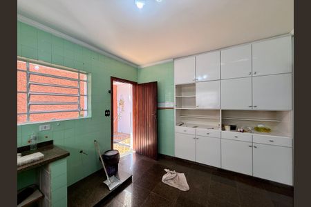 Casa à venda com 218m², 3 quartos e 3 vagasCozinha 