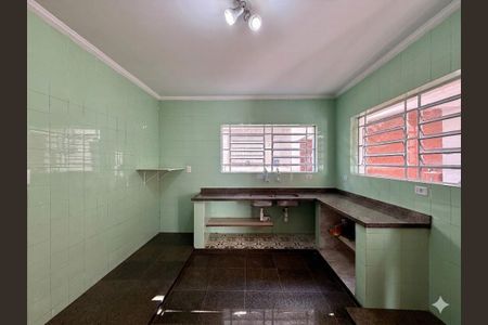 Casa à venda com 218m², 3 quartos e 3 vagasCozinha 
