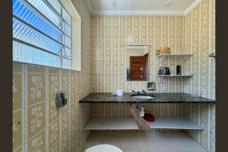 Casa à venda com 218m², 3 quartos e 3 vagasBanheiro Suíte 