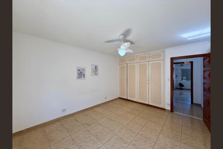 Casa à venda com 218m², 3 quartos e 3 vagasQuarto 2