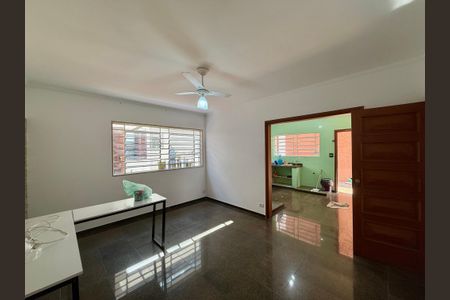 Casa à venda com 218m², 3 quartos e 3 vagasSala 