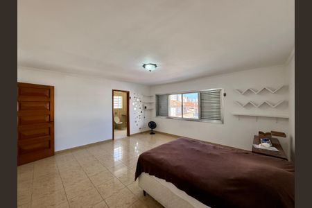 Casa à venda com 218m², 3 quartos e 3 vagasSuíte 