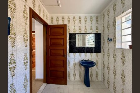 Casa à venda com 218m², 3 quartos e 3 vagasBanheiro Social 