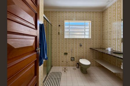 Casa à venda com 218m², 3 quartos e 3 vagasBanheiro Suíte 