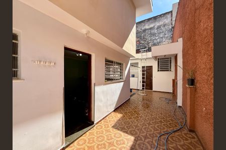 Casa à venda com 218m², 3 quartos e 3 vagasQuintal