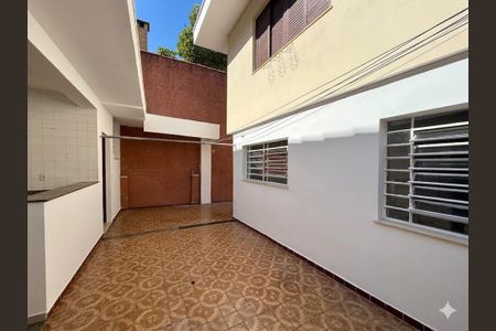 Casa à venda com 218m², 3 quartos e 3 vagasQuintal 