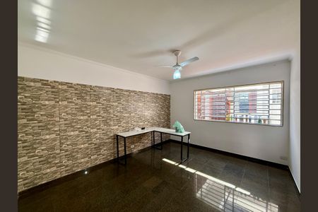 Casa à venda com 218m², 3 quartos e 3 vagasSala 