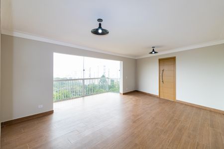 Apartamento para alugar com 3 quartos, 179m² em Vila Suzana, São Paulo